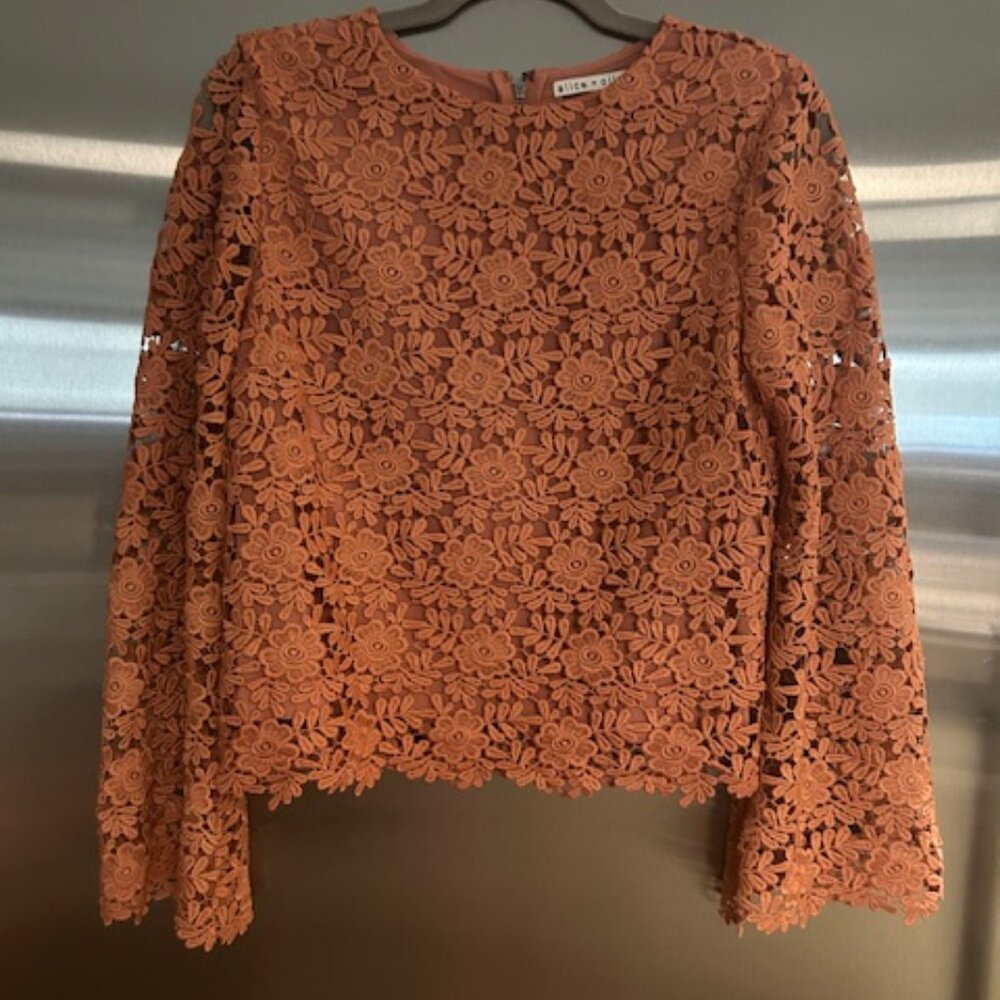 ALICE & OLIVIA Peach Floral Lace Long Bell Sleeves Blouse